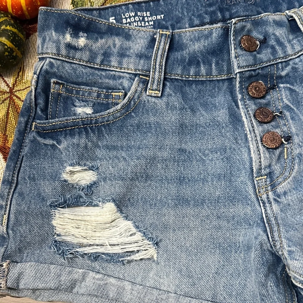 Arizona Jean Co Distressed Low Rise Baggy Denim Shorts Size 5 Button Fly